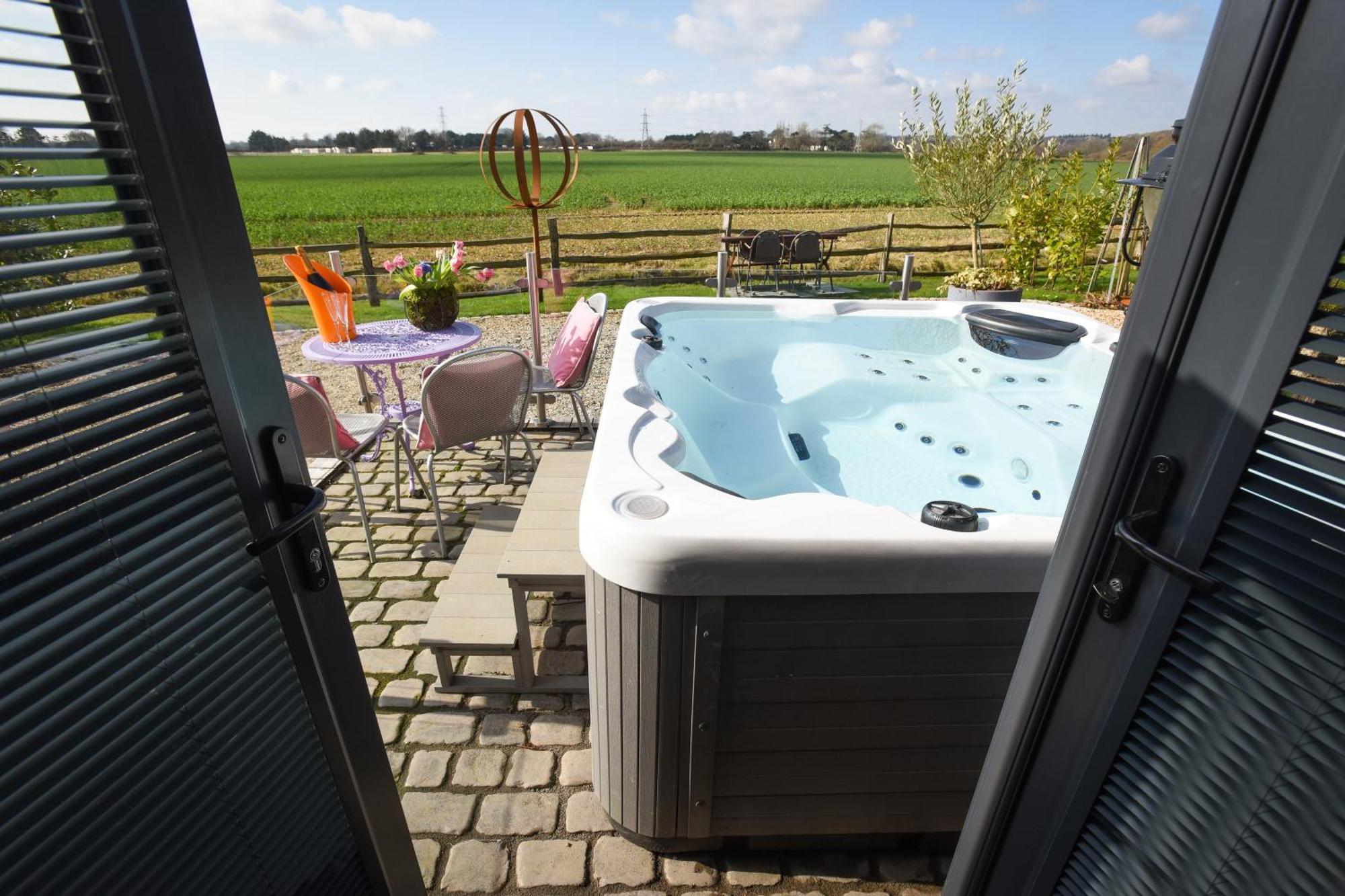 Air Maison - The Cow Shed Wow Factor Countryside Retreat Westbourne  Екстер'єр фото